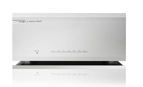 Musical Fidelity M6x 250.11 Silber - 11 Kanal AV-Endstufe